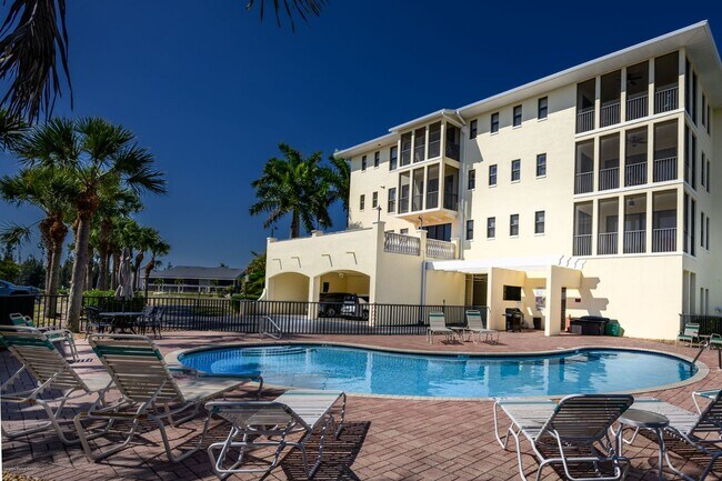 Foto del edificio - PRICE DROP!! Luxury Waterfront Living with Deeded Dock – Punta Gorda Isles