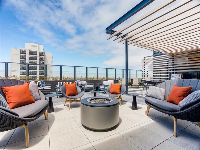 Interior Photo - Four50 Residences