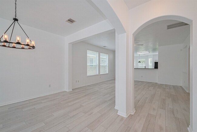 Foto del edificio - 23611 Plantation Pines Ln
