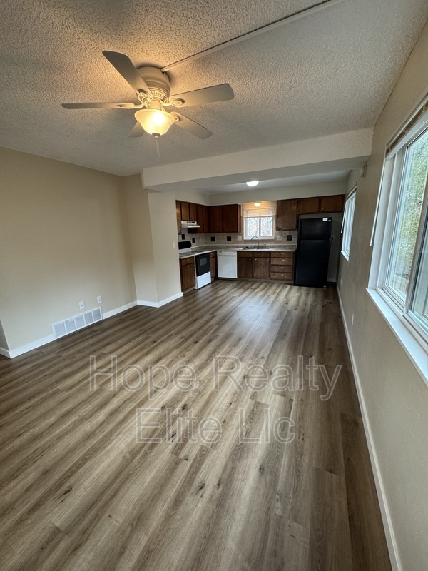 Foto del edificio - 1225 N Chestnut St