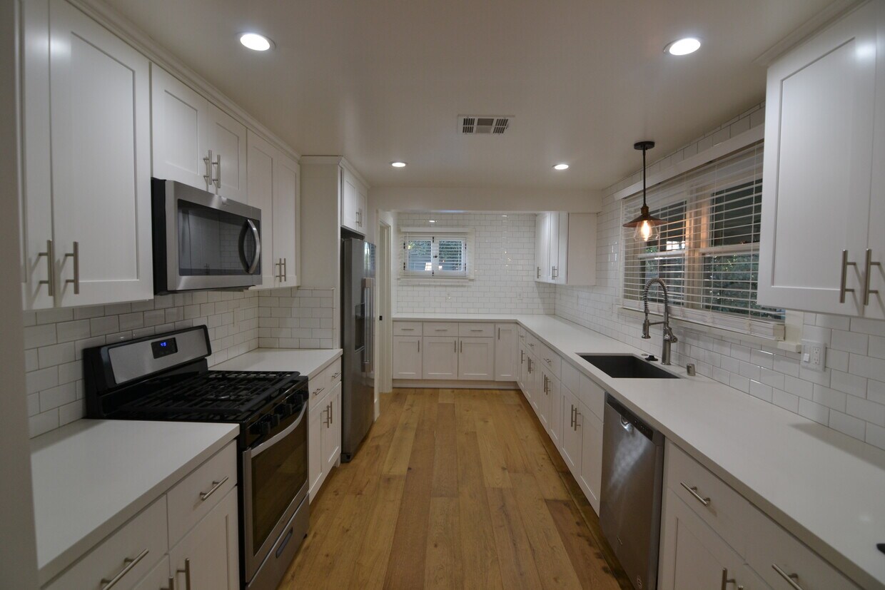 Foto principal - 6538 Meridian St