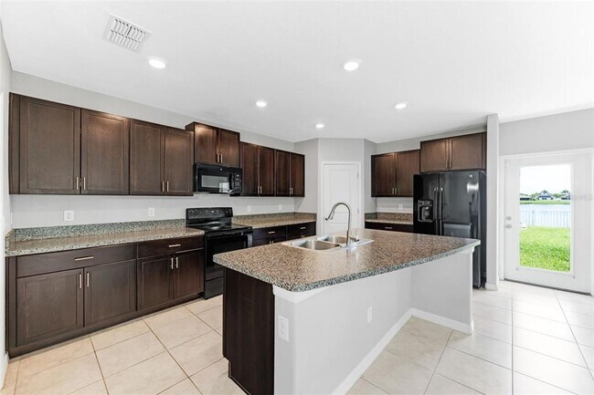 Foto del edificio - 997 7th Ave NW