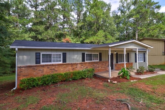 Building Photo - Now Available 3 bedroom 1 bath
