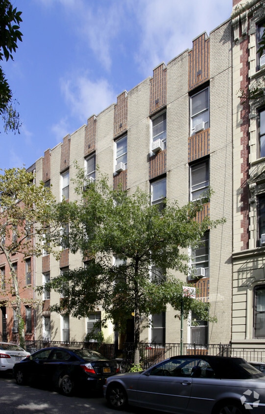Primary Photo - 335 W 19th St