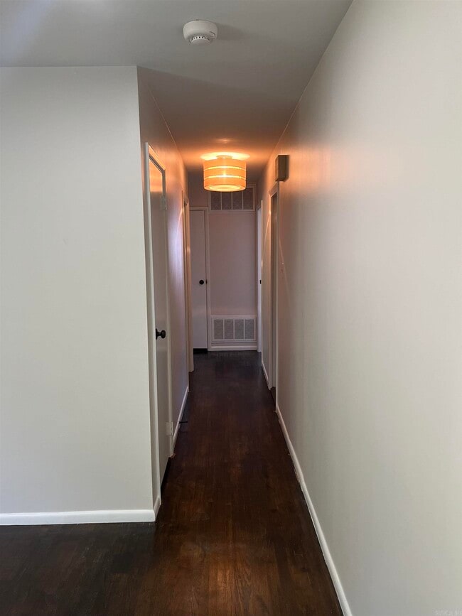 Foto del edificio - 68 White Oak Ln