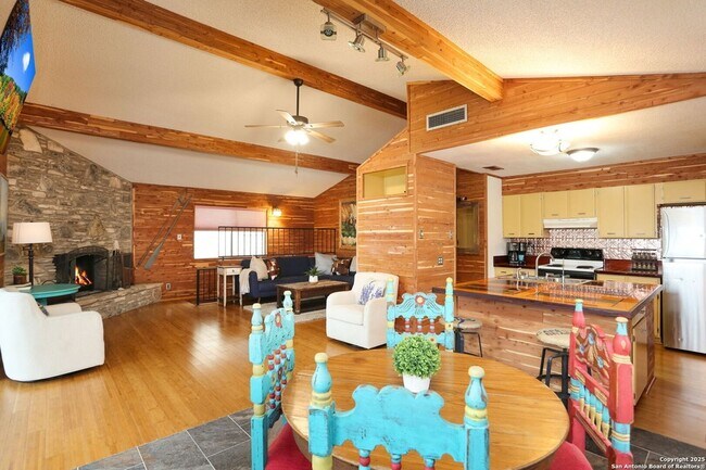 Building Photo - 1087 Driftwind Dr