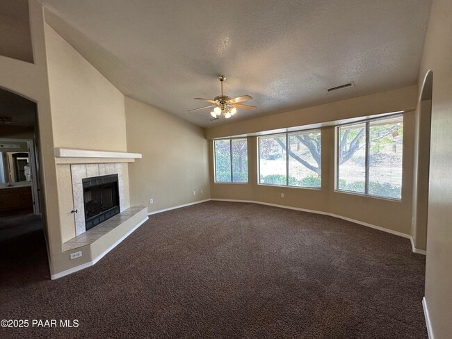 Foto del edificio - 9120 E Swift Trail Dr
