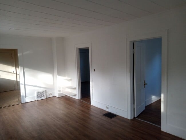 Building Photo - 2050 Berdan Ave