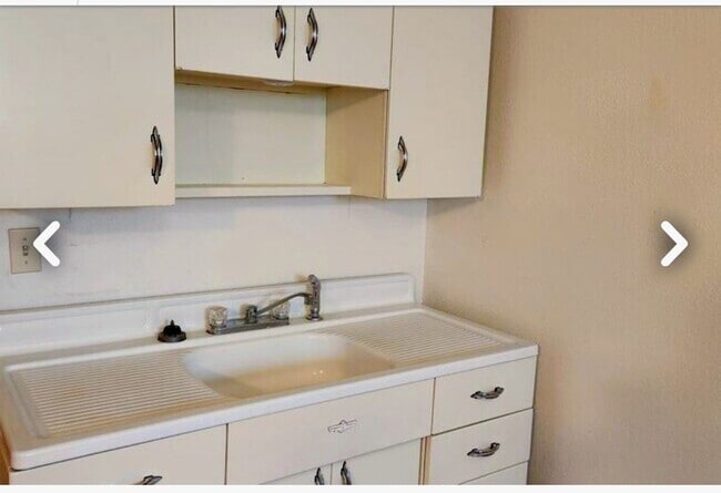 Foto del edificio - 512 E Cedar St