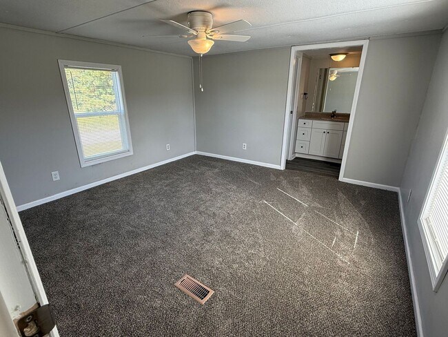 Foto del edificio - Nice 2 bedroom, 2 bath Mobile home