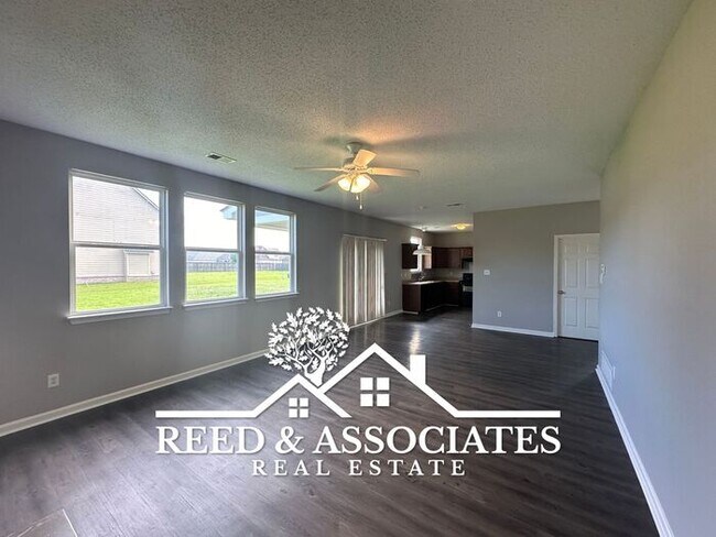 Building Photo - Charming Bartlett Home~3 Bedroom