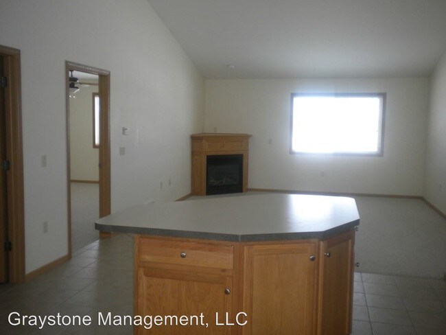 Building Photo - 3552-3558 E Meadows Pl