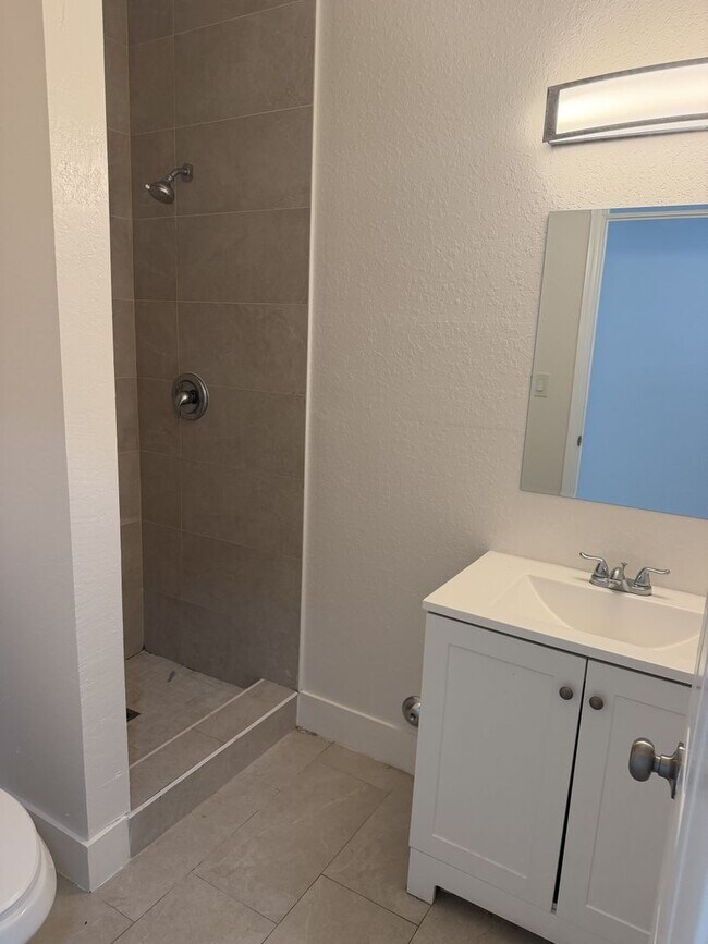 Foto del edificio - 2604 NW 20th St