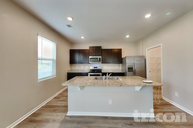 Building Photo - 99 Yonah Way