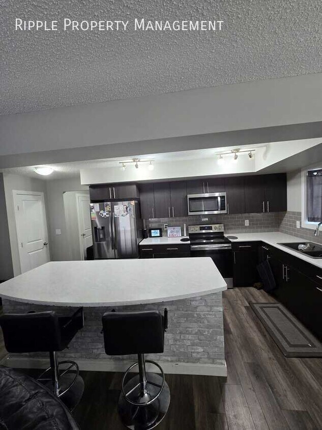 Primary Photo - Modern 3 Beds, 2.5 Baths TownHouse | 1 Pet...
