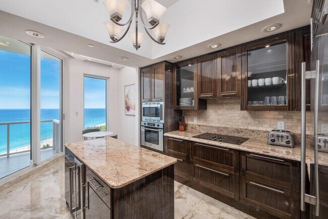 Building Photo - 2700 N Ocean Dr