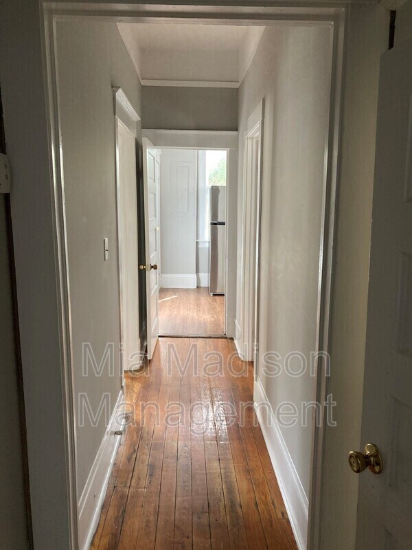 Foto del edificio - 1203 E Henry St