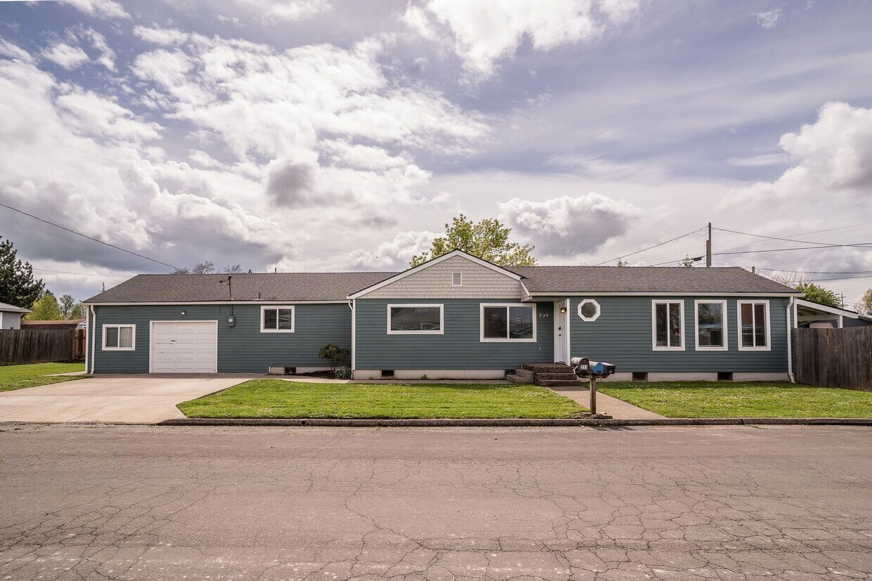 Primary Photo - 230 15th St SE