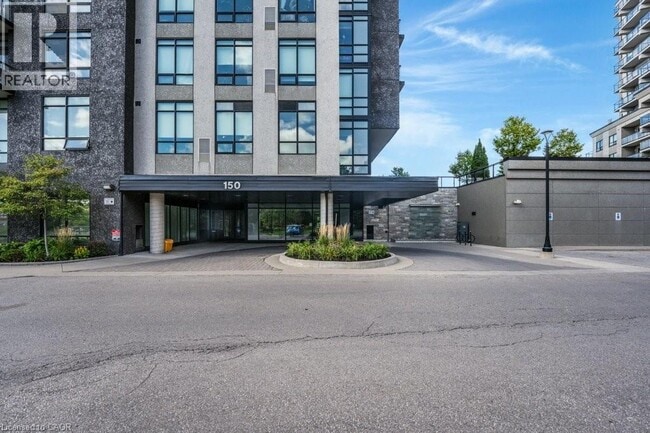 Photo du bâtiment - 150 Water St N