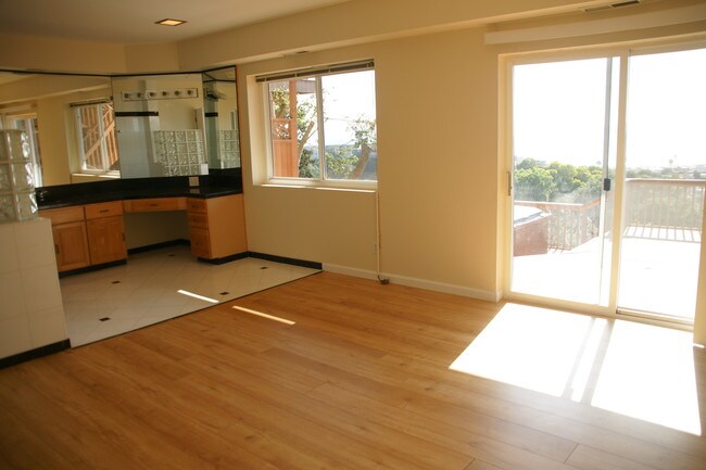 Foto del edificio - 220 Shoreview Dr