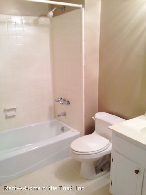 Building Photo - 3 br, 2.5 bath House - 4847-B Tower Road