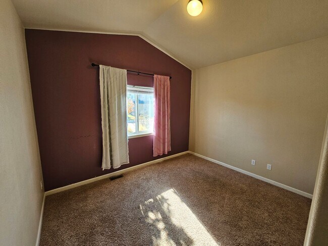 Foto del edificio - 5 Bed 4 Bath In Lorson!!!