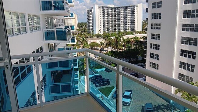 Building Photo - 3430 Galt Ocean Dr