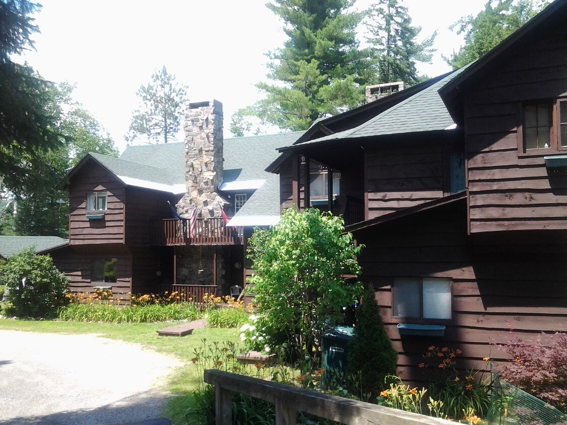 Lakefront apartment on Eagle Lake - 2155 NY-74