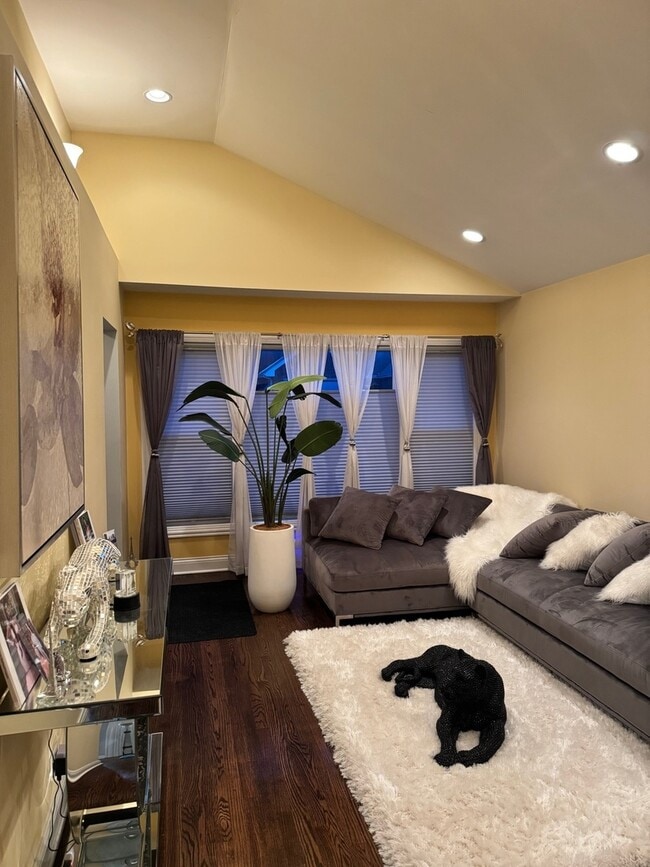 Foto del edificio - 1216 W 95th Pl