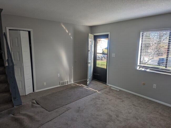 Foto del edificio - 2872 Chimney Point Dr