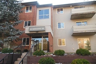 Building Photo - Berkshire Wonderland Apartments