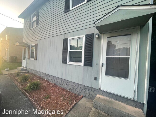 Building Photo - 2 br, 1 bath House - 5307 Marion Avenue Apt B