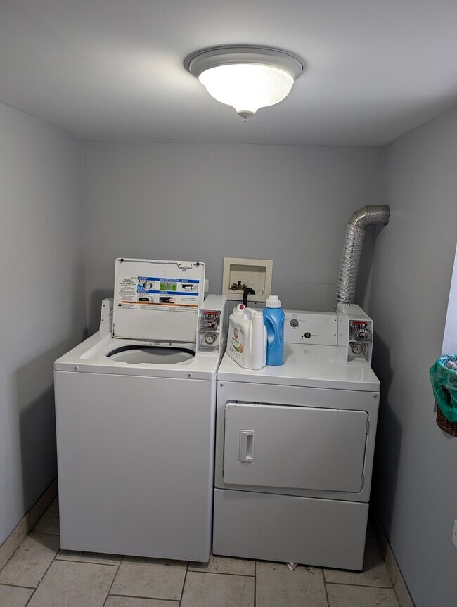 Foto del edificio - 3532 N Elston Ave