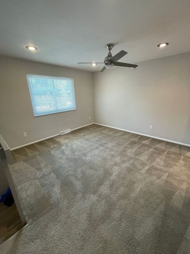 Building Photo - 9131 W 90th Pl