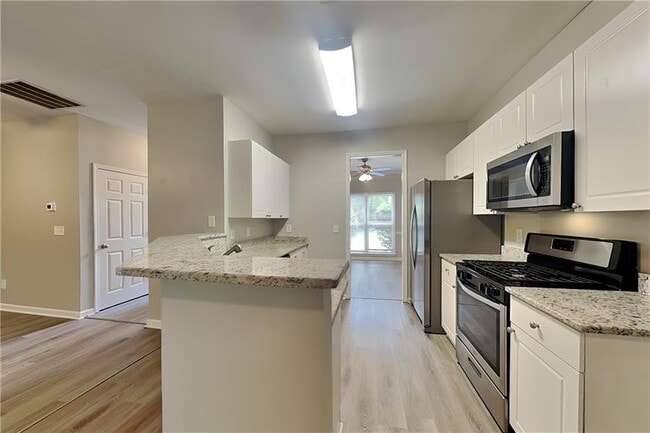 Foto del edificio - 105 Cottage Oaks Ln