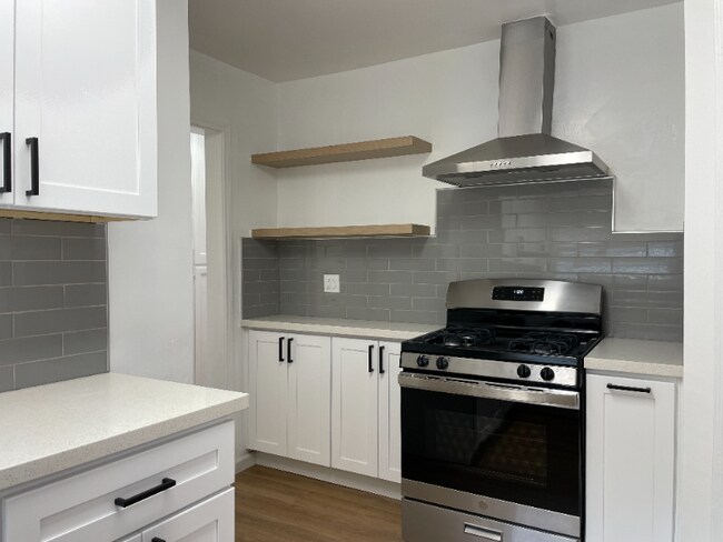 Foto del edificio - 2092 Heatherdale Ave