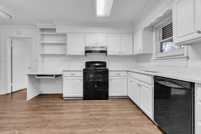 Photo - 3010 Ruskin Rd House