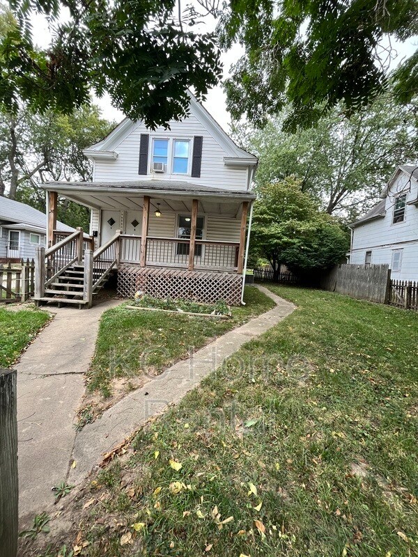 Primary Photo - 551 S Brookside Ave