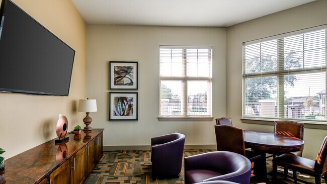 Foto del edificio - 6155 Eckhert Rd