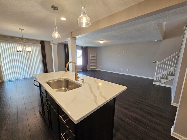 Foto del edificio - 372 Ayrshire Dr