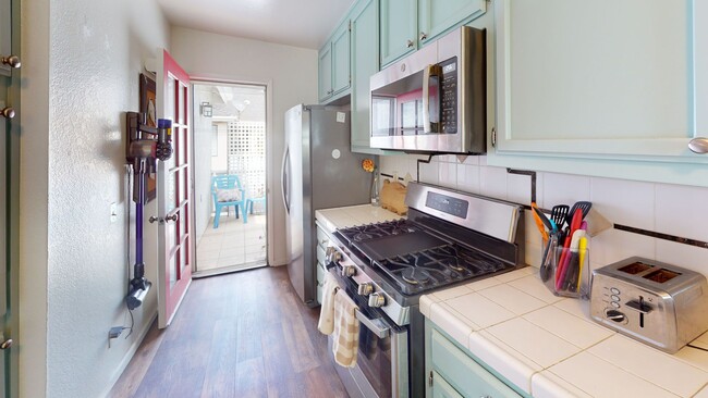 Building Photo - 2 Bedroom, 2 Bathroom Townhome in Oceano