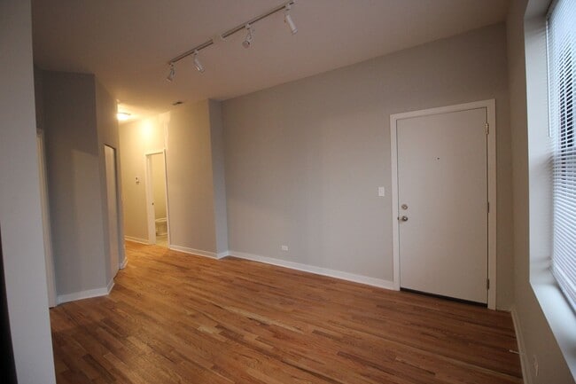Building Photo - 4200 N Milwaukee Ave
