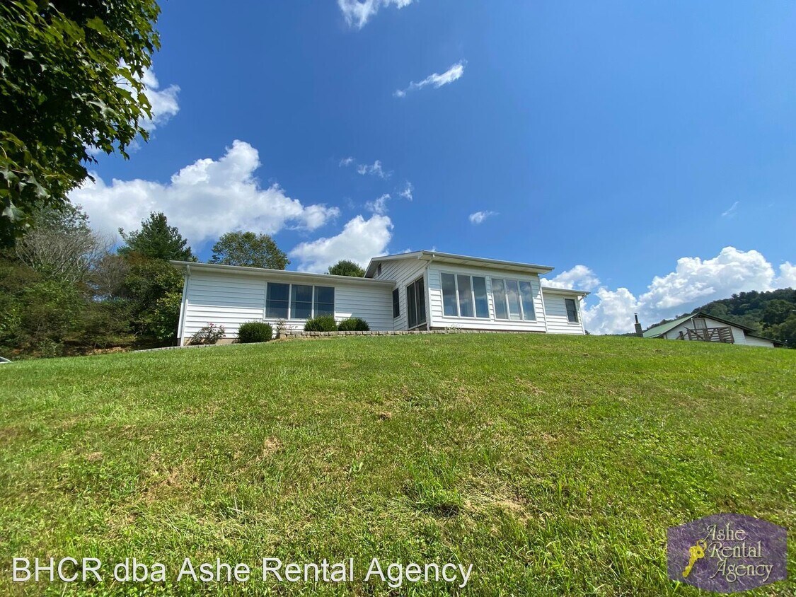 2 br, 3 bath House 199 Brown Rd House Rental in Todd, NC
