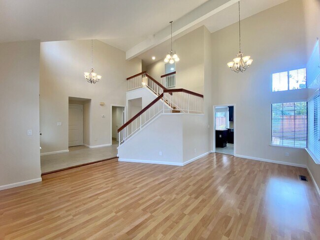 Foto del edificio - Dazzling 4-Bedroom Home for Rent - Mission San Jose!