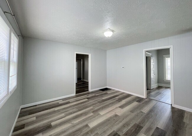 Foto del edificio - Spacious 3 bedroom home