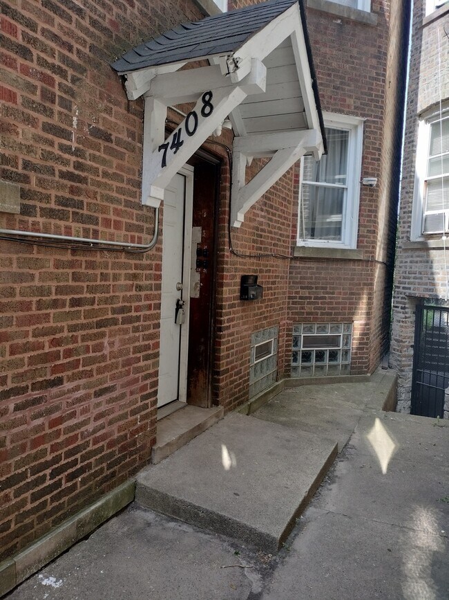 Foto del edificio - 7408 S Eberhart Ave