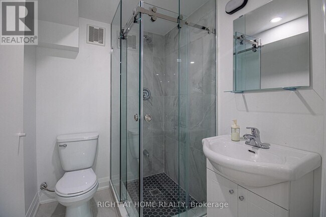 Photo du bâtiment - 88 Highland Park Blvd