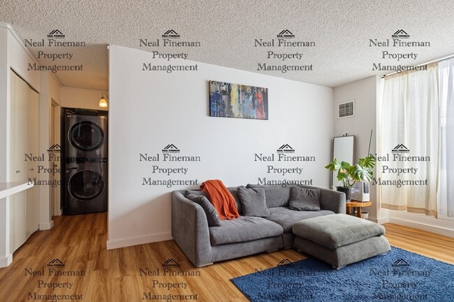 Building Photo - Unfurnished  1 Bed / 1 Bath Condo. 1 assigned covered parking stall. Rent Includes: AC Central, C...