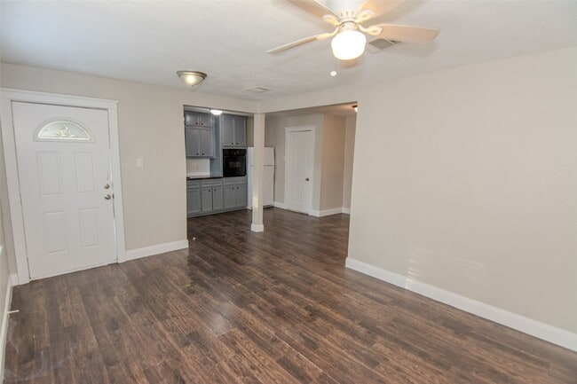 Building Photo - 1203 Sunset Dr