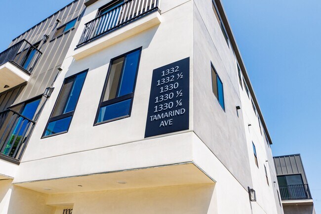 Building Photo - Luxurious 3-Bed + 3.5-Bath Modern Home in ...
